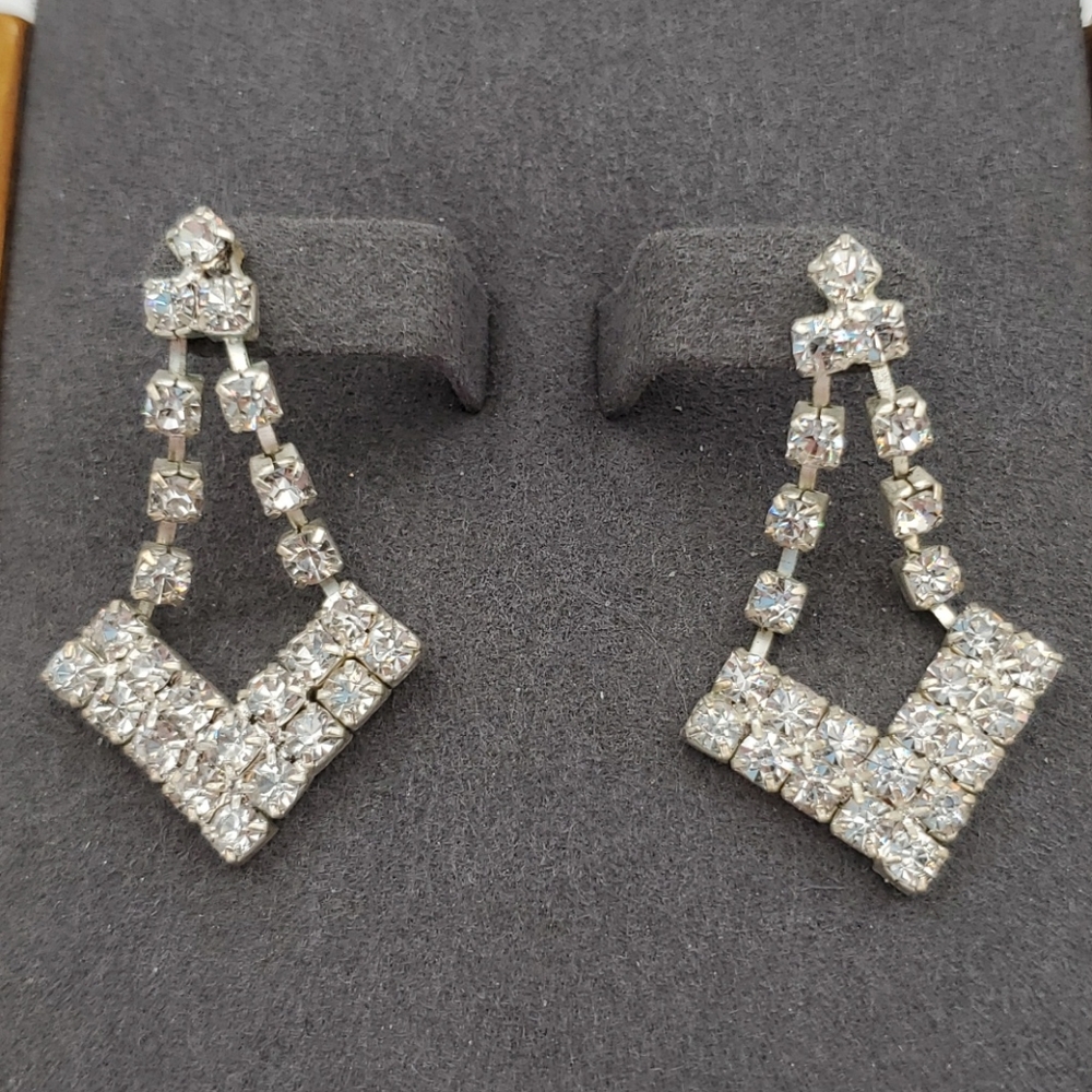Diamond Pattern Clear Rhinestone Earrings - image 3